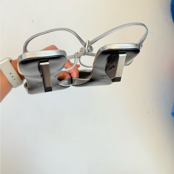 Prada Metallic Grey leather Modellerie Pointed Toe Kitten Heel Pump EU 39.5 - Picture 12 of 12